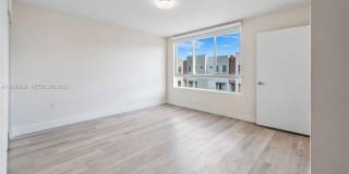 2561 NE 193rd St Gallery 7