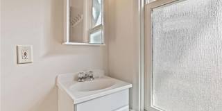 U of M~ Marcy Holmes SFH ~ 6 Bedroom House ~ September 2026! Gallery 6