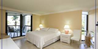 **PARK SHORE BEAUTY WALK TO VENETIAN VILLAGE ** ESPLANADE** NICE AMENITIES ** 2 BEDROOM CONDO ON THE BEACH ** Gallery 22