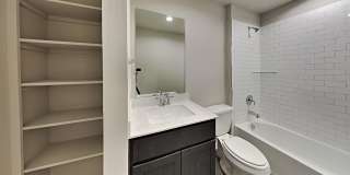 Spacious 4 Bedroom 2 Bathroom Home in Mustang Schools Gallery 13