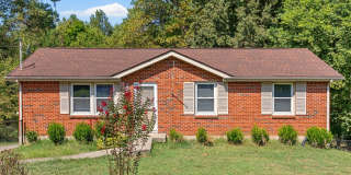 3 Bedroom 2 Bath Dog Friendly Home For Rent Near Providence Blvd. Gallery 1