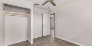 1321 N 48th Place Gallery 13