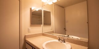 Plaza Square Apartments Gallery 15