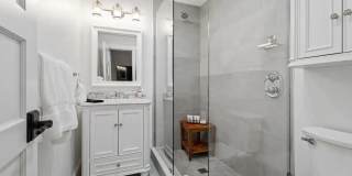 Beautifully Furnished 2 Bedroom Apartment Gallery 11