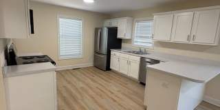 Wayne Michaels Premier Home (elite college living) Gallery 9