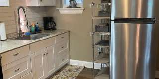 Charming furnished 2br 2nd Floor Apartment in Wilmington Gallery 16