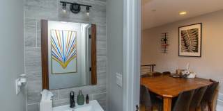 1815 INGERSOLL Street Gallery 22