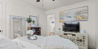 This luxurious townhouse on Cherry St. Gallery 37