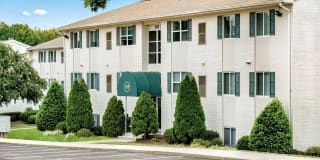 The Ivy Club Gallery 17