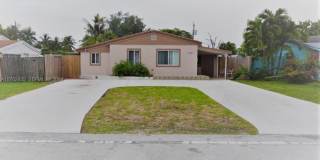 2040 NE 183rd St Gallery 1