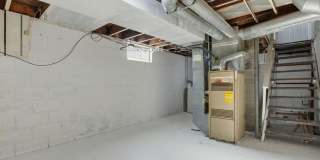 Charming 2 Bedroom Home located in Midtown! - Open house 9/9 4pm-5pm Gallery 21