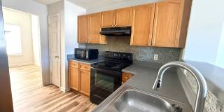 Beautifully Renovated 3 Bedroom 2.5 Bath Townhome with Garage! Pet Friendly! Gallery 33