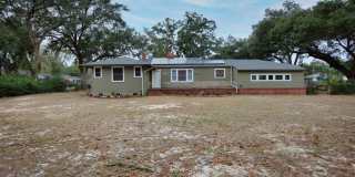 Spacious 3BR Pool Home with Solar Panels  Great Entertaining Space Gallery 1