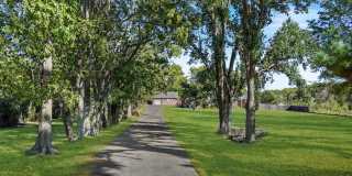 Private on 1.2 acres 3/2.5 bath w/2 car garage/20x30shop &pool Gallery 7