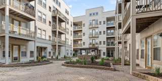 Uptown Lake Apartments Gallery 33