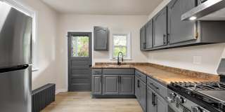 Stunning 2 Bedroom home in McKees Rocks available July 1! Gallery 1