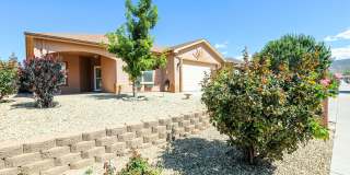 Beautiful 4 bedroom 2 bathroom Gallery 1