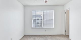 Spacious 2 Bed/2.5 Bath Townhome in POOL CONDO COMPLEX! Gallery 21