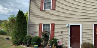 2 Bedroom 2.5 Bath Townhouse Gallery 1