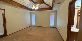 4 Bed, 2.5 Bath Brick home with 2 car garage Gallery 44