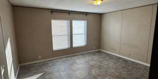Spacious Four Bedroom Home - Pet Friendly and Horses Allowed! Gallery 14