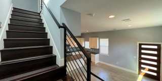 Great, modern 2 bedroom 2.5 bath available in South Austin! Gallery 20