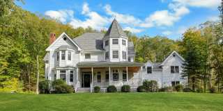 105 Honeysuckle Hill Lane Gallery 1