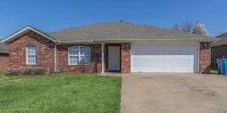 Cute 4 Bed 2 Bath Home in Bentonville School District Gallery 1