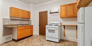 U of M~ Marcy Holmes SFH ~ 6 Bedroom House ~ September 2026! Gallery 4