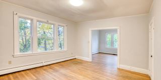 Newly Remodeled Spacious 3 Bedroom Apartment Gallery 14