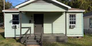 Charming 3-Bedroom Home on a Corner Lot in Central Bossier City Gallery 1