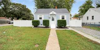 Well-Maintained Home with Spacious Yard and Screened Porch Well-Maintained Home with Spacious Yard and Screened Porch Gallery 1