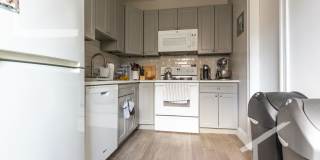 Charming 1 Bedroom-No Broker Fee Gallery 3