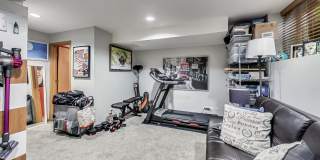 4915 W GUNNISON Street Gallery 32