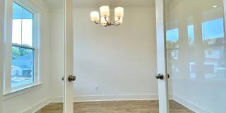 5 Bedroom, 3.5 Bathroom Home w/ Office and 2 Car Garage Gallery 4
