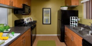 Avalon Woodland Hills Gallery 7