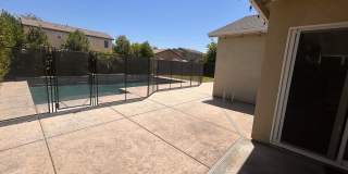 Beautiful home for rent in Visalia with a pool! Gallery 16