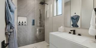 418 N Sweetzer Ave Gallery 16