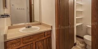 Beautiful One-Bedroom Apartment with Washer/Dryer Near CSU! Gallery 19