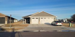 Three bedroom two bathroom triple garage house Gallery 1