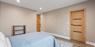 148 Oak Street Gallery 26