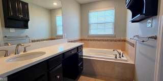423 ARBOR Boulevard Gallery 10