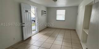 921 N 17th Ct Gallery 11