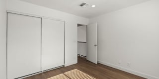 1811 S 39th Street Gallery 13