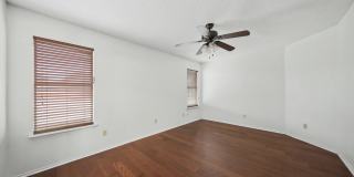 2411 Dennis St Gallery 23