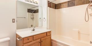 Bright first-floor Pinebrook Pointe condo Gallery 13