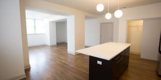 5100 S. Ellis Avenue Gallery 19