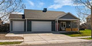 Gorgeous 4 Bedroom Home in Ryen Glenn Gallery 1