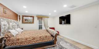 10904 GAINSBOROUGH Road Gallery 10