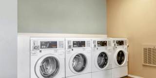 Affordable Housing - Madison Southpark Apartment Homes Gallery 36